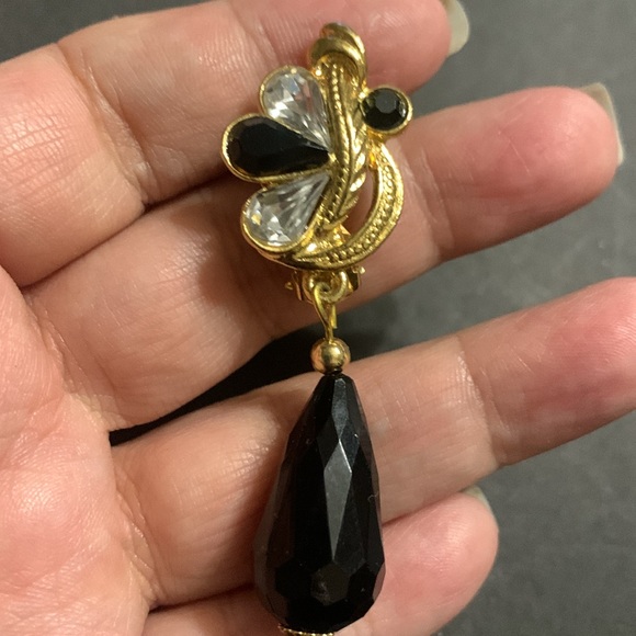 Vintage Black & Gold faceted teardrop statement clip earrings - Picture 4 of 5